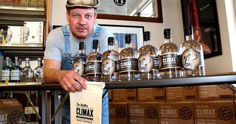 tim moonshiners net worth|Moonshiner Tim Smith Wiki/Bio shows he is a war。